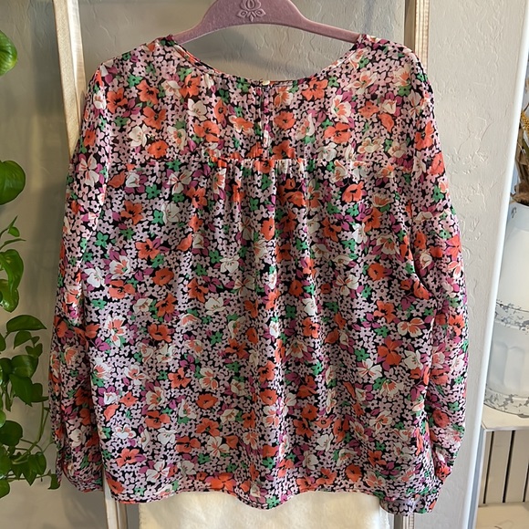 Long sleeve floral Ann Taylor Blouse - Picture 2 of 3